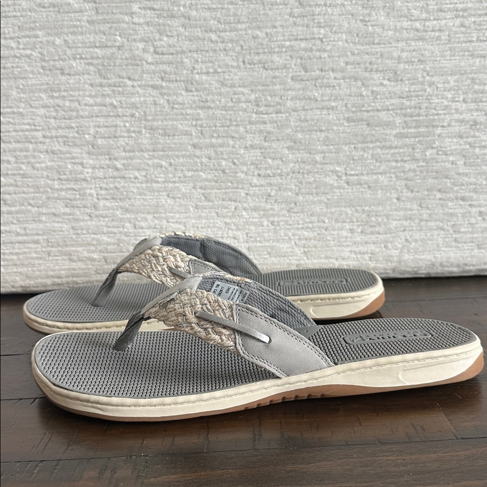 Sperry Lt Gray and Silver Women's Sandals NIB - Picture 4 of 5